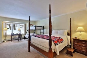 The Birch Ridge- Family Room #11 - Queen Bunkbed Suite in Killington, Vermont home